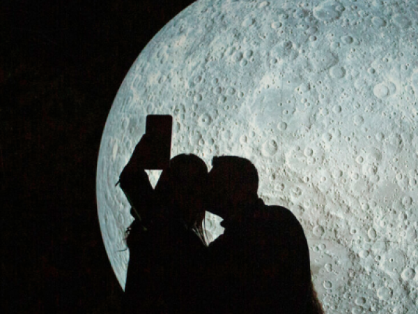 La Tierra será acompañada por una “mini luna” durante 2 meses