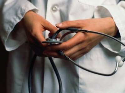 NOMII: La agencia osornina que brinda alternativa de especialización a médicos latinoamericanos