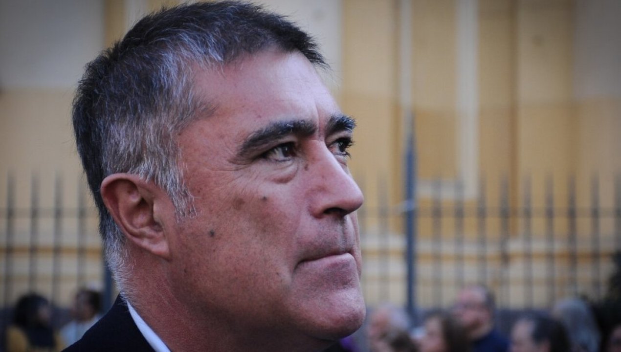 /actualidad/mario-desbordes-y-la-polemica-por-la-foto-de-pinera-en-su-oficina-municipal