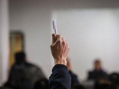 La “Tía Rica” realizará nueva subasta con más de 600 objetos extraviados en el Aeropuerto de Pudahuel