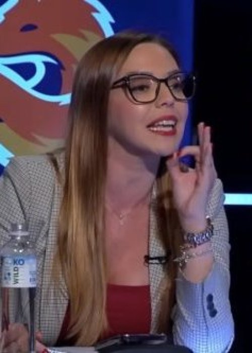 Abandonó programa tras discusión con diputada Camila Flores