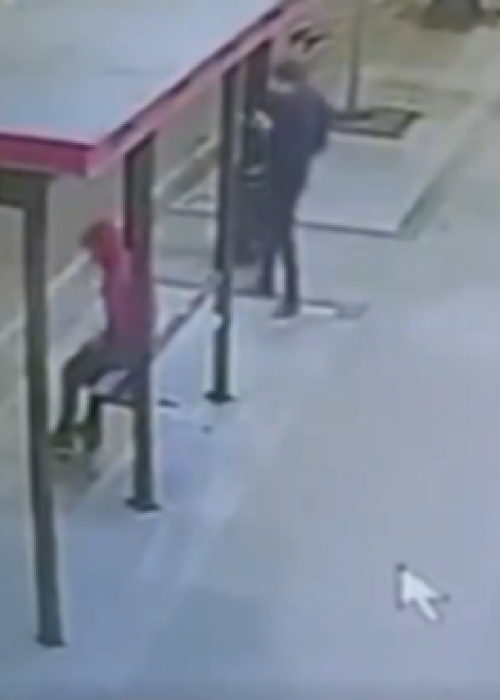 Intentó asaltar a funcionario de la PDI en la Alameda y terminó en la Posta Central