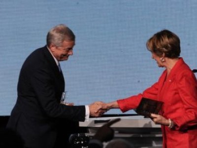 Evelyn Matthei reconoce su derrota y felicita a José Antonio Kast