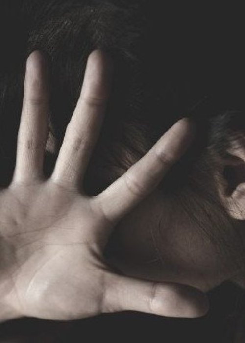 Influencer chilena denuncia acoso persistente de extranjero con antecedentes similares en otro país