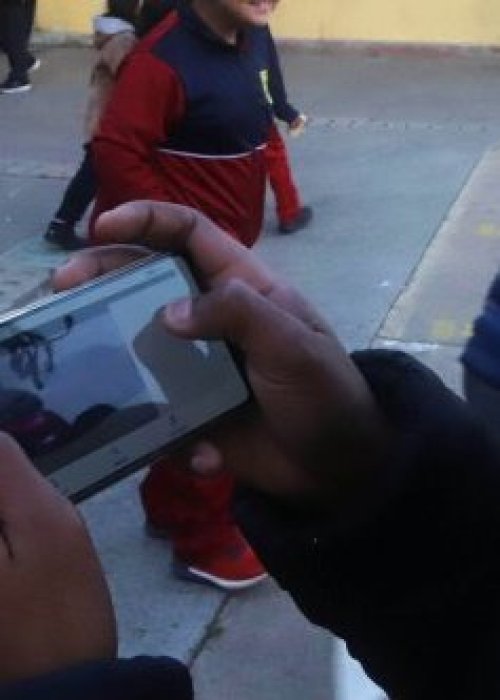 Senado ratifica prohibición de celulares en colegios