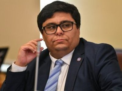 Diputado republicano cuestiona la ley de 40 horas: “Se van más temprano… ¿a qué? A encerrarse”