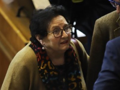 Cordero se burla del currículum de Jara tras debate ANATEL