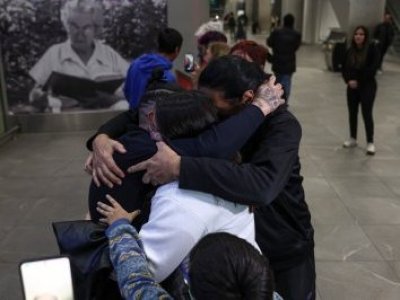 Nuevo arribo de chilenos deportados desde EE.UU. reabre debate por política migratoria