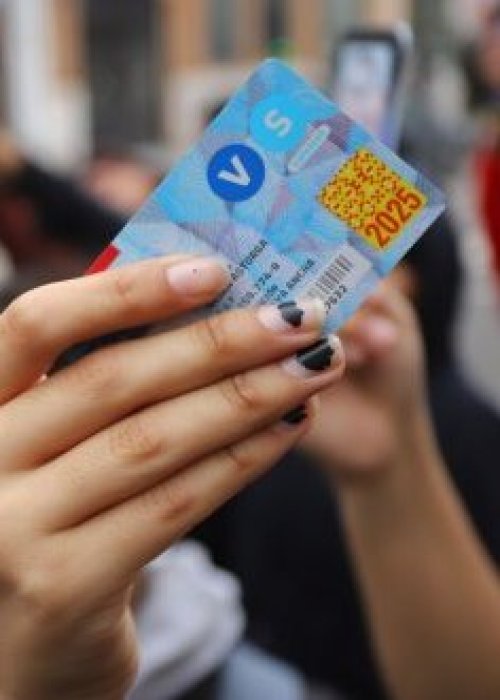 TNE 2026: Junaeb habilita sistema online para que nuevos estudiantes tomen su foto desde casa