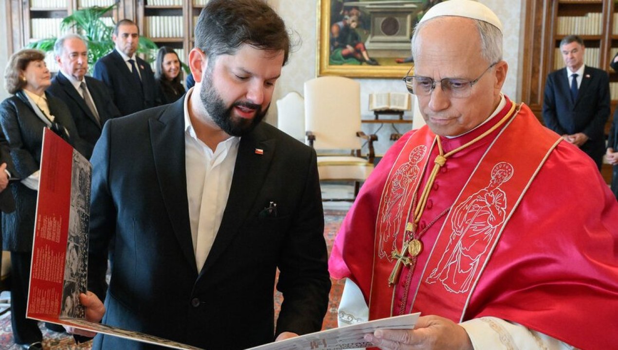 /boric-pide-al-papa-leon-xiv-mediar-ante-crisis-humanitaria-en-cuba