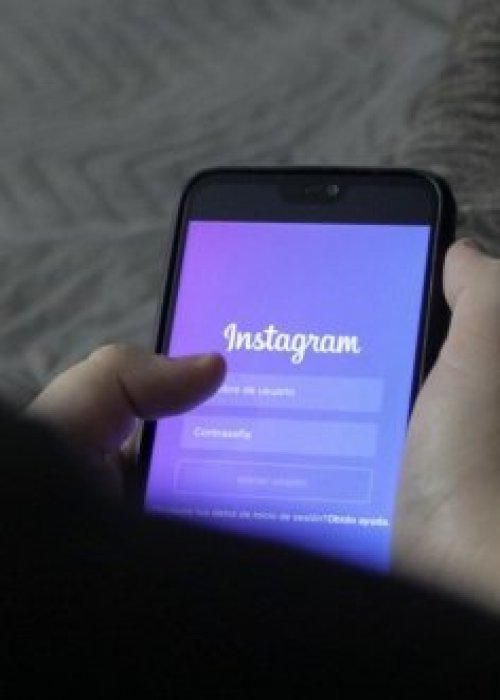 Alerta por aplicaciones y sitios web que ofrecen créditos sin regulación en Chile