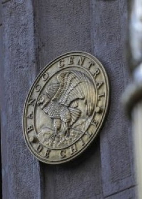 Economía chilena crece 2,5% en 2025 y Banco Central ajusta al alza cifras previas