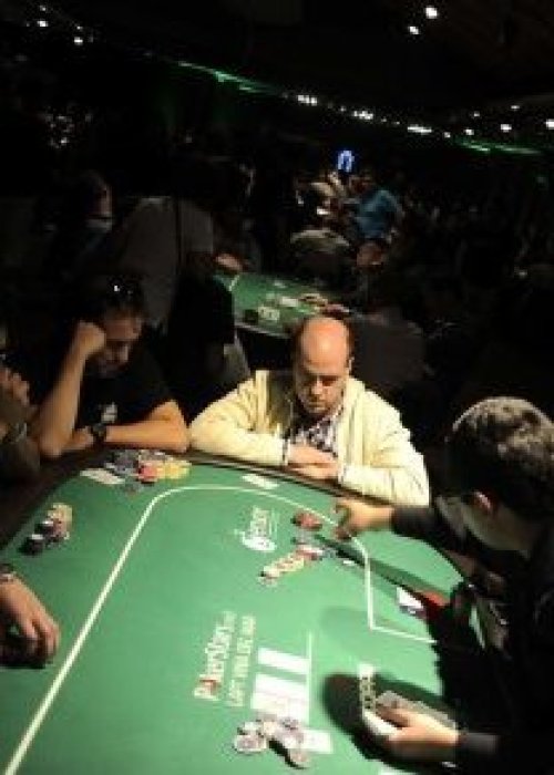 La Contraloría General de la República: más de 900 funcionarios públicos realizaron apuestas pese a la prohibición