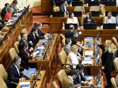 Gobierno busca votos clave para Plan de Reconstrucción en medio de rechazo opositor