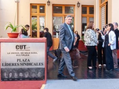 Gobierno y CUT no logran acuerdo por salario mínimo y debate pasa al Congreso