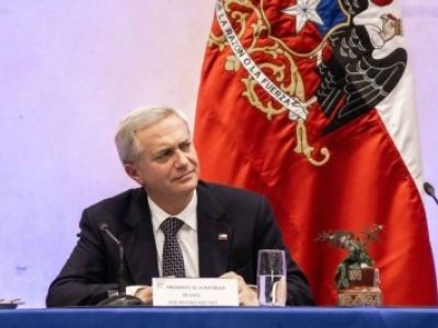Encuesta Cadem: Respaldo al presidente José Antonio Kast toca fondo y llega al 36%