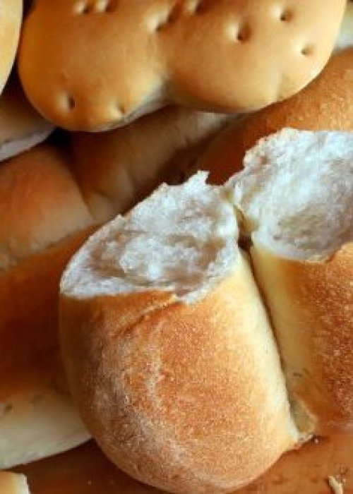 Industria panadera llama a la calma ante eventual alza en el precio del pan
