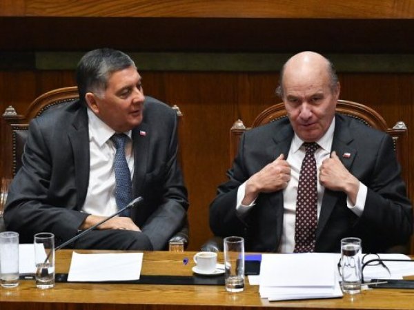 Polémica por deudas del CAE: Ejecutivo defiende legalidad de los embargos y abrirá diálogos por rentas menores
