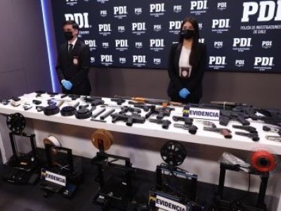 Carabinera y un militar eran el vínculo con una red de tráfico de armas fabricadas en 3D