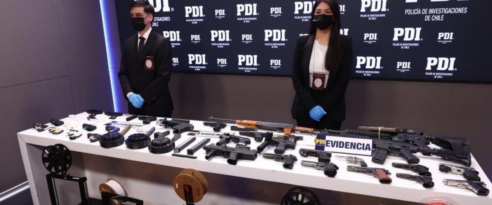 Carabinera y un militar eran el vínculo con una red de tráfico de armas fabricadas en 3D