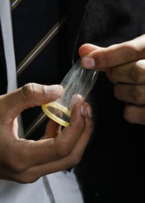 Aumentan contagios de gonorrea sífilis entre jóvenes chilenos