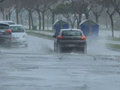 Sistema frontal: dos personas fallecidos y más de 2000 personas aisladas