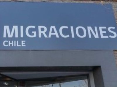Hackeo al Servicio Nacional de Migraciones distribuyó foto del dictador Pinochet en correo institucional