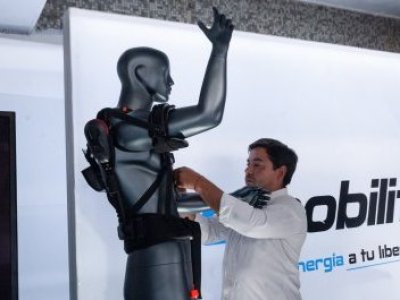 China acelera el paso a los robots humanoides al trabajo real