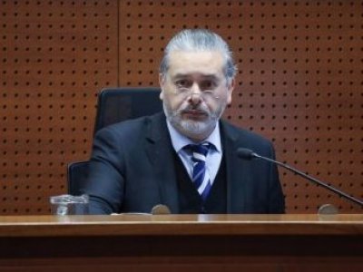 Corte Suprema acuerda remover al polémico juez Daniel Urrutia por viajes durante licencias médicas
